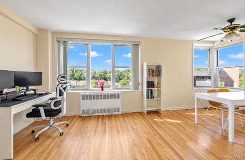 6b-18-50 211th St, Bayside, NY, 11360-1810 | Card Image