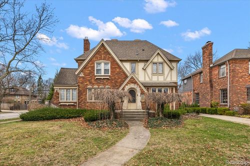 1205 Harvard Rd, Grosse Pointe Park, MI, 48230-1131 | Card Image