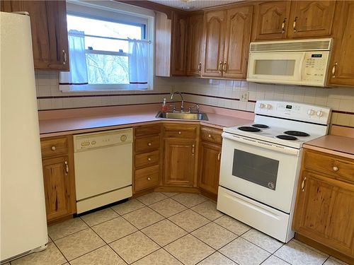 705 Redstone Dr, Allison Park, PA, 15101-4238 | Card Image