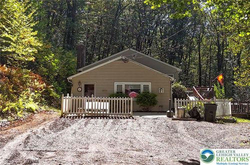 454 Landis Store Rd, Boyertown, PA, 19512-8347 | Card Image