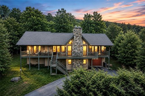 130 Briarwood Ln, Beech Mountain, NC, 28604-8032 | Card Image