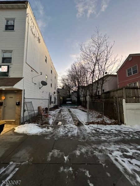 Land in Newark City 4