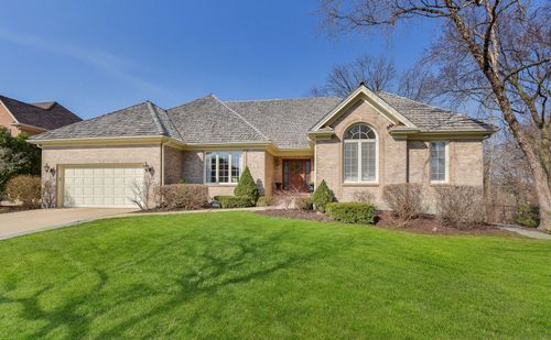 4 Union Cir, Wheaton, IL, 60187-4952 | Card Image