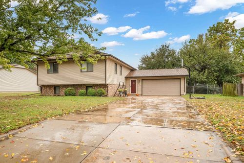 4813 E 24th St N, Wichita, KS, 67220-3001 | Card Image