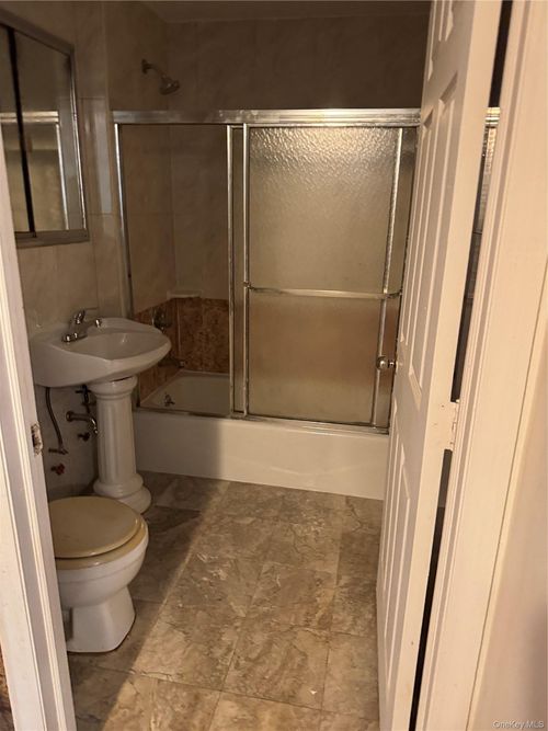 1a-13237 Pople Avenue, New York, NY, 11355 | Card Image
