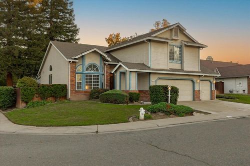 8216 Bellsbrae Dr, Antelope, CA, 95843-5143 | Card Image