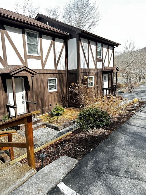 2-174 Grouse Moor Dr, Sugar Mountain, NC, 28604-7219 | Card Image