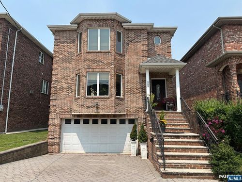 333 Roff Ave, Palisades Park, NJ, 07650-1721 | Card Image