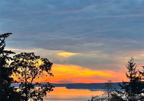 1229 Queets Dr, Fox Island, WA, 98333-9686 | Card Image