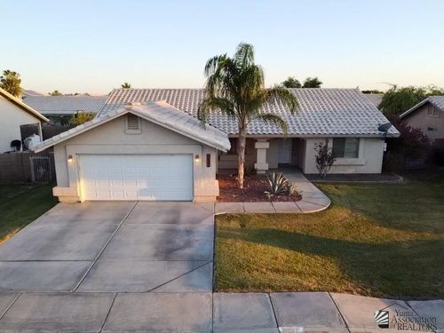 3843 W 20th Ln, Yuma, AZ, 85364-5866 | Card Image