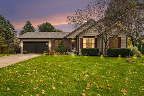 1833 Royal Dr, Niles, MI, 49120-8826 | Card Image