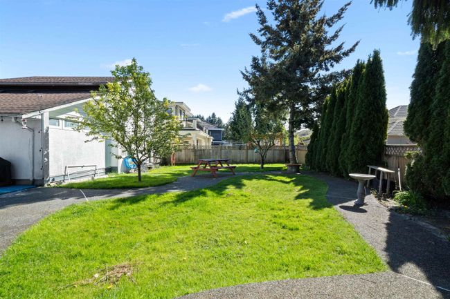 9771 Pinewell Crescent, House other with 6 bedrooms, 3 bathrooms and 5 parking in Richmond BC | Image 13