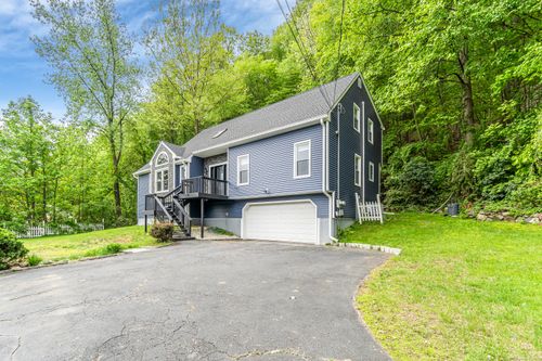 30 Rodia Ridge Rd, Shelton, CT, 06484-1632 | Card Image