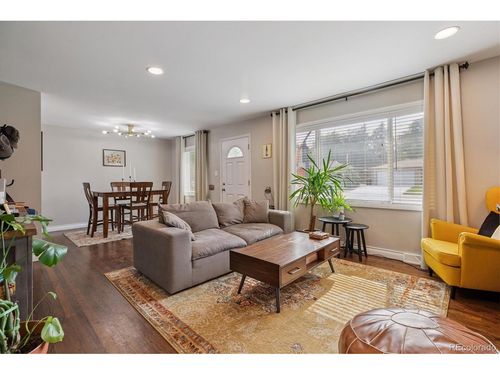 2562 S Quitman St, Denver, CO, 80219-5722 | Card Image