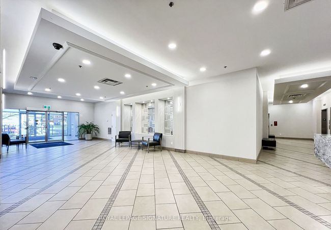 612 - 9 George St N, Condo with 2 bedrooms, 1 bathrooms and 1 parking in Brampton ON | Image 5