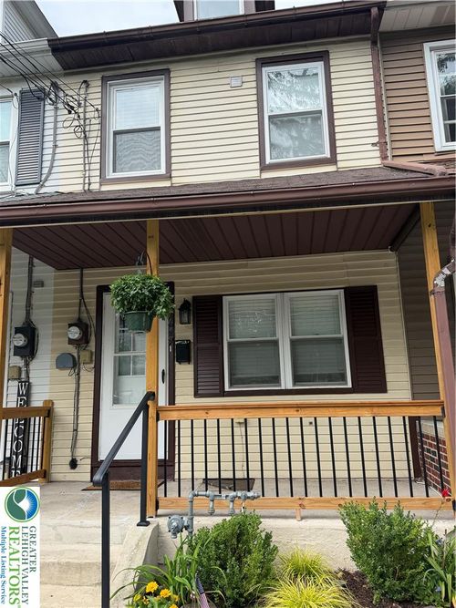 649 Furnace St, Emmaus, PA, 18049-3709 | Card Image