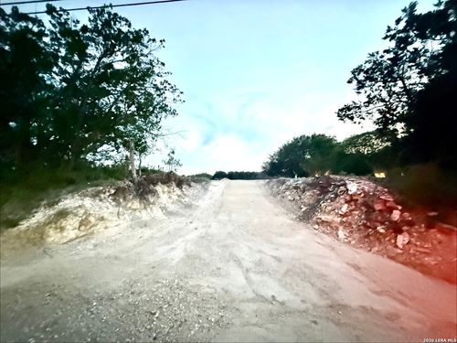 000 Bat Cave Loop, San Antonio, TX, 78266 | Card Image