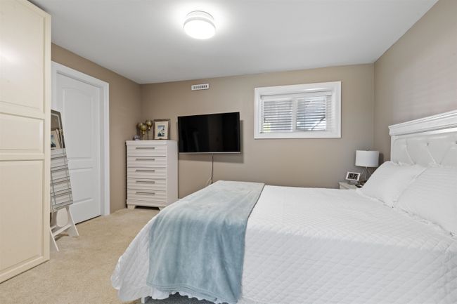 26673 32 A Avenue, House other with 6 bedrooms, 2 bathrooms and 2 parking in Langley BC | Image 20