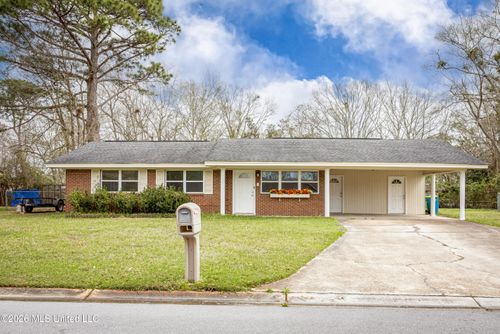 6217 Browning Dr, Ocean Springs, MS, 39564-2601 | Card Image