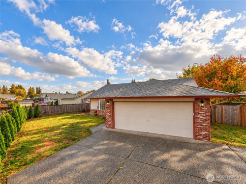 11225 52nd Ave Ne, Marysville, WA, 98271-6240 | Card Image