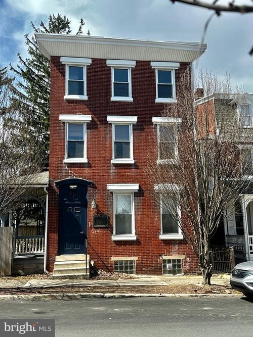 214 Gay St, PHOENIXVILLE, PA, 19460-3965 | Card Image