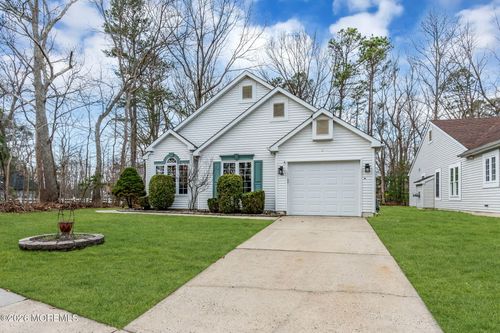 40 N Avon Dr, Jackson, NJ, 08527-3975 | Card Image