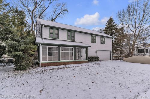 23009 Maple Ave, Farmington, MI, 48336-3958 | Card Image