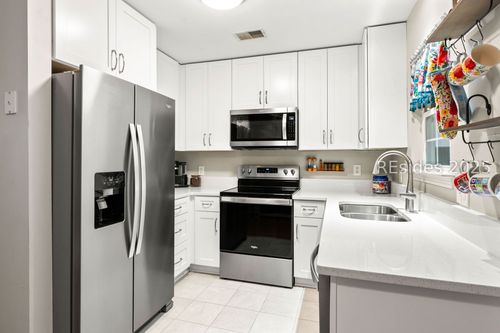 155 South St, Bluffton, SC, 29910-5121 | Card Image