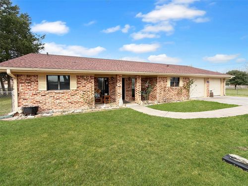 130 Elm St, Flatonia, TX, 78941-5131 | Card Image