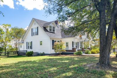 942 Mike Muncey Rd, House other with 3 bedrooms, 2 bathrooms and 1 parking in Mc Minnville TN | Image 2