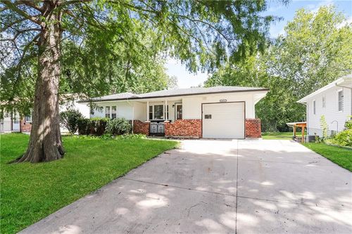5401 Ne 56th Place, Kansas City, MO, 64119 | Card Image