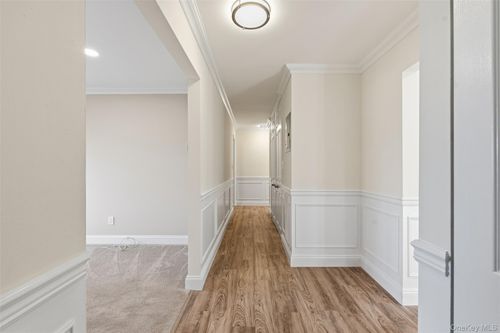 31 Milford Ln, Suffern, NY, 10901-7919 | Card Image