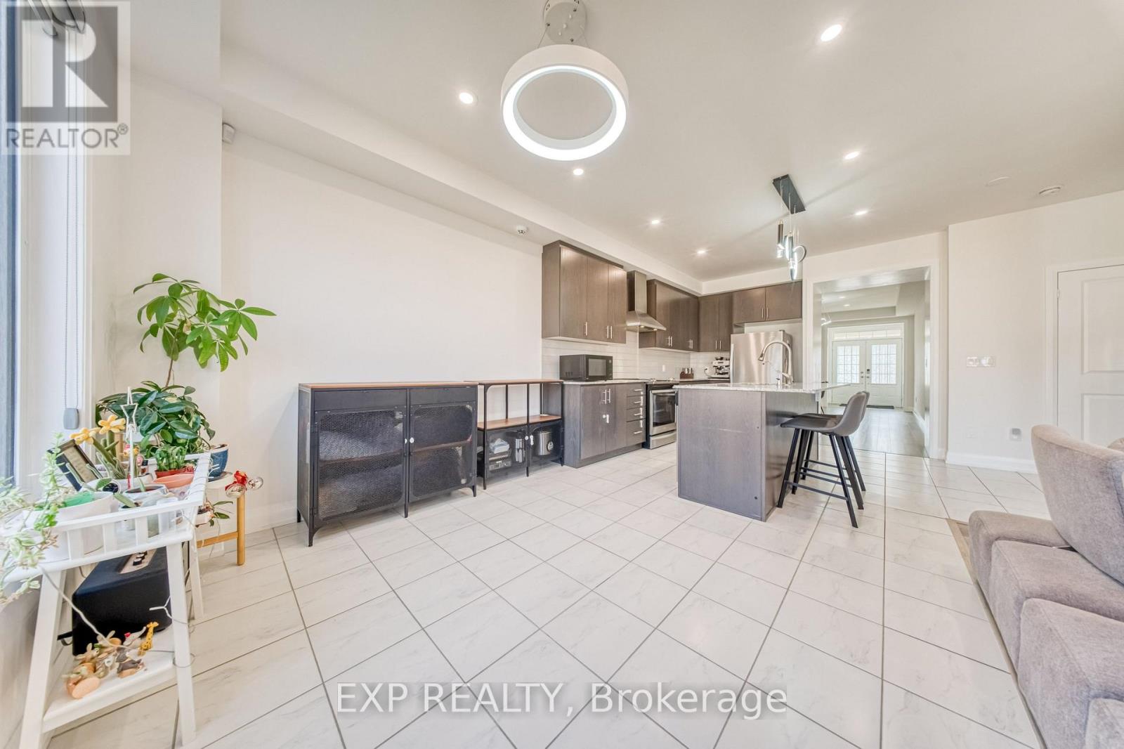 Residential in East Gwillimbury (Holland Landing) 2