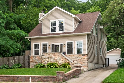 108 Main St, Algonquin, IL, 60102-2447 | Card Image
