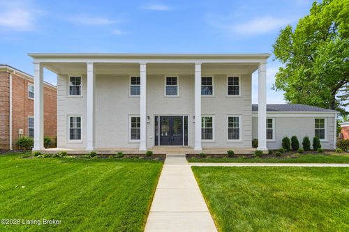 8618 Nottingham Pkwy, Louisville, KY, 40222-5330 | Card Image