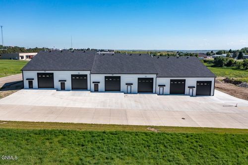 4301 30th Ave Nw, Mandan, ND, 58554-1319 | Card Image