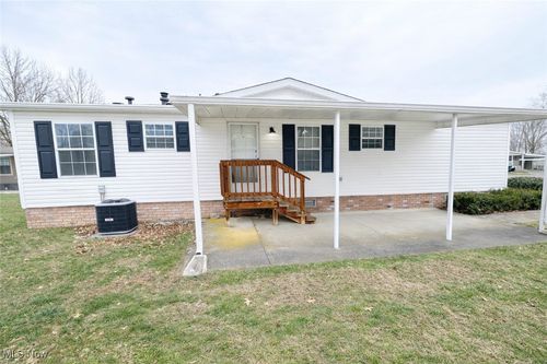 178 D St Sw, Navarre, OH, 44662-9227 | Card Image