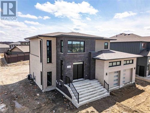 35 Noah Crt, Sudbury, ON, P3B | Card Image