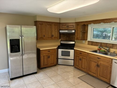19 Crescent Rd, Wayne, NJ, 07470-6312 | Card Image
