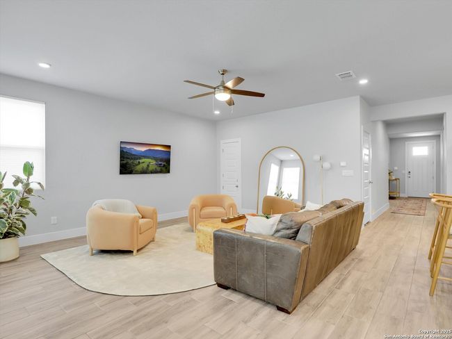 7105 Walkers Loop, House other with 3 bedrooms, 2 bathrooms and null parking in San Antonio TX | Image 12