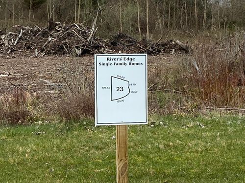 3380 Rivers Edge Dr, Saint Joseph, MI, 49085-8762 | Card Image