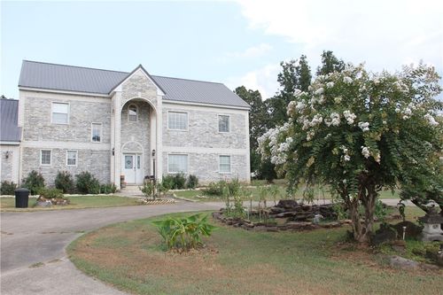 3 Bunker Hill Ln, Russellville, AR, 72802-1048 | Card Image