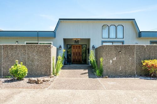 745 Marine View Dr, Longview, WA, 98632-2114 | Card Image