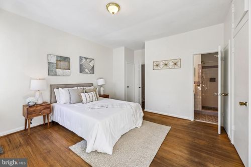 812 North Carolina Avenue Se, WASHINGTON, DC, 20003 | Card Image