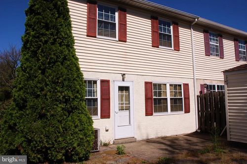 49 Ivy Ct, QUAKERTOWN, PA, 18951-2766 | Card Image