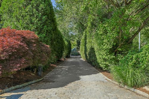 41 Murray Hill Rd, Scarsdale, NY, 10583-3418 | Card Image