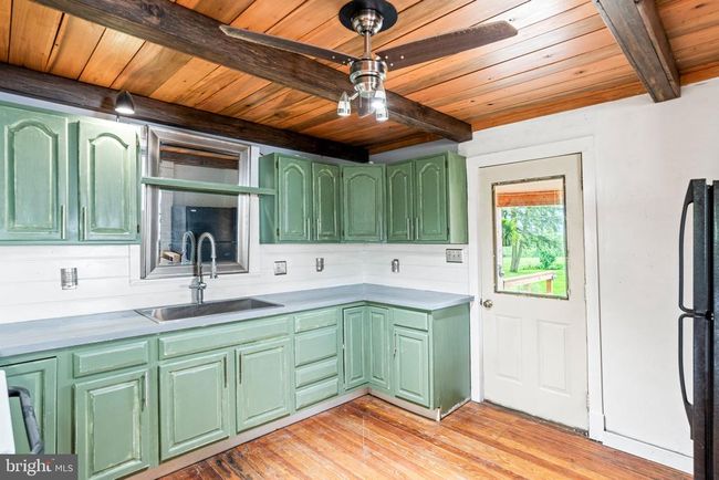 9054 William Penn Hwy, House other with 4 bedrooms, 2 bathrooms and null parking in MIFFLINTOWN PA | Image 18