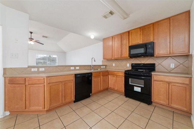 2611 Floral Bloom Way, House other with 3 bedrooms, 2 bathrooms and 2 parking in Fresno TX | Image 8