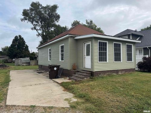 1428 Delavan St, Lincoln, IL, 62656-2935 | Card Image