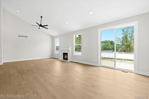 8541 Joseph St, Commerce Township, MI, 48382-3494 | Card Image